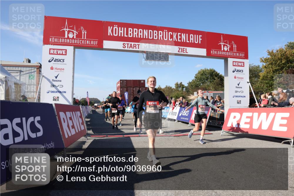 03.10.2025 - Köhlbrandbrückenlauf Lena Gebhardt http://msf.ph/oto/9036960 03.10.2025 13:13:51 Ziel 4188, 4306, 4348, 4522, 4612, 4642, 4868, 5078, 5640, 5700, 5802, 5884, 5886, 6116, 6125, 6227, 6228, 6363, 6366, 6487, 6488, 6604 meine-sportfotos.de