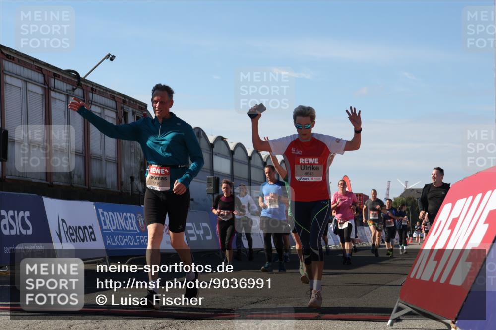 03.10.2025 - Köhlbrandbrückenlauf Luisa Fischer http://msf.ph/oto/9036991 03.10.2025 13:24:07 Ziel 4442, 4529, 4647, 4657, 4698, 5106, 5321, 5361, 5387, 5389, 5419, 5709, 6119, 6169, 6442, 6443, 6557, 6643, 6701 meine-sportfotos.de