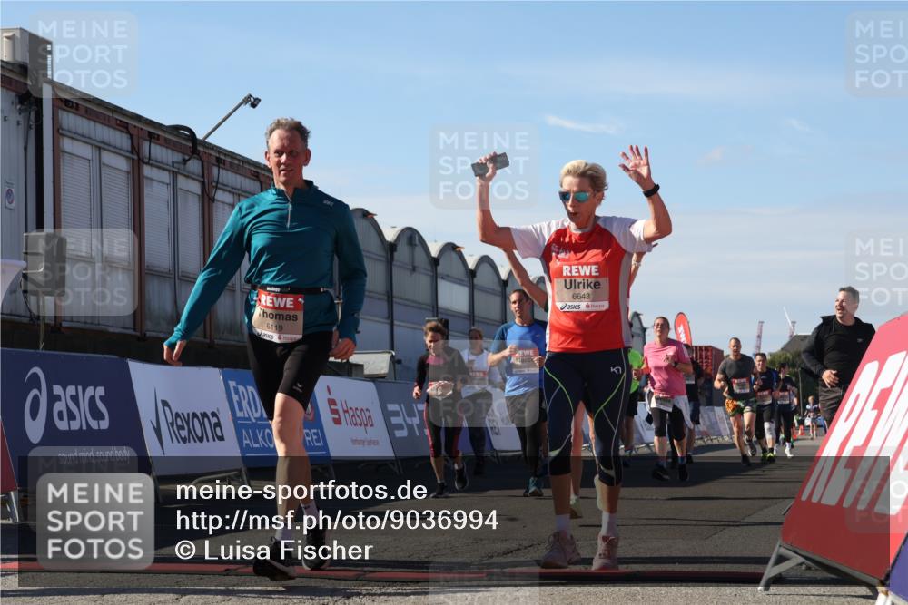 03.10.2025 - Köhlbrandbrückenlauf Luisa Fischer http://msf.ph/oto/9036994 03.10.2025 13:24:07 Ziel 4442, 4529, 4647, 4657, 4698, 5106, 5321, 5361, 5387, 5389, 5419, 5709, 6119, 6169, 6442, 6443, 6557, 6643, 6701 meine-sportfotos.de
