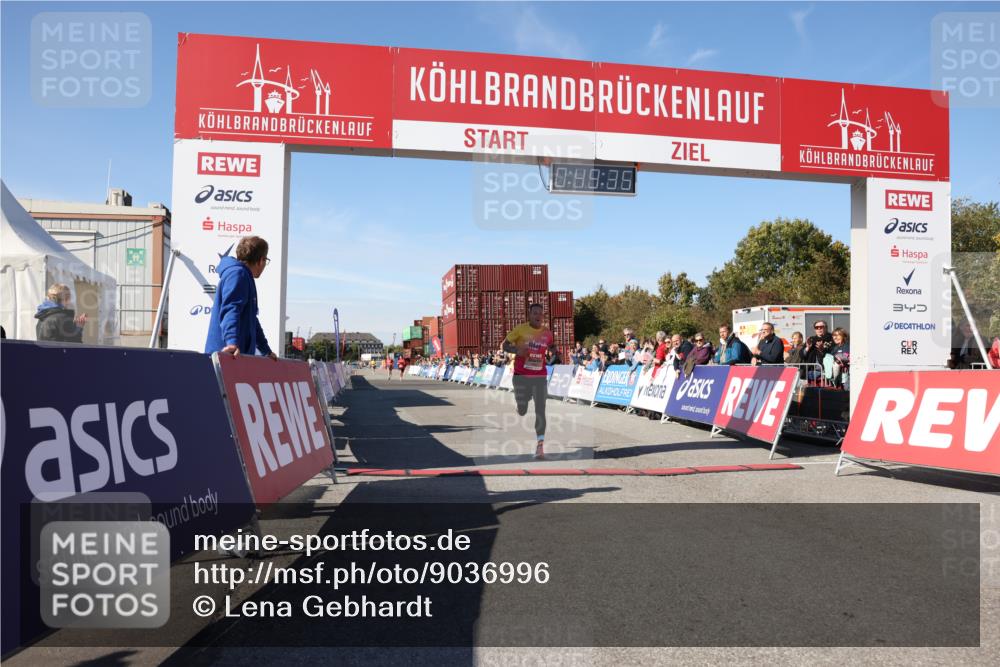 03.10.2025 - Köhlbrandbrückenlauf Lena Gebhardt http://msf.ph/oto/9036996 03.10.2025 12:49:35 Ziel 6482 meine-sportfotos.de