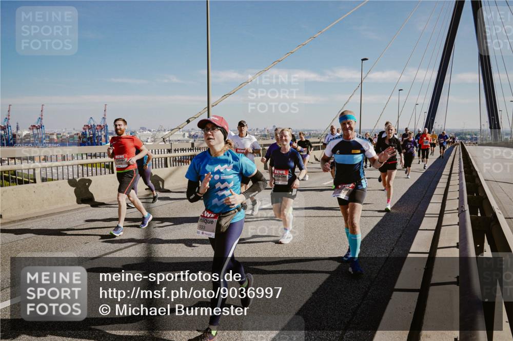03.10.2025 - Köhlbrandbrückenlauf Michael Burmester http://msf.ph/oto/9036997 03.10.2025 12:29:41 Position 1 1333 meine-sportfotos.de