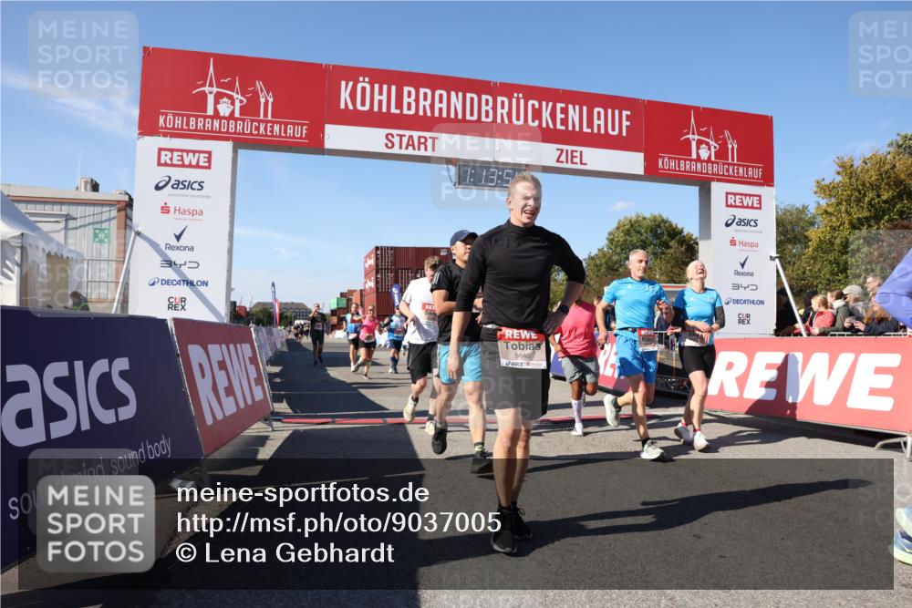 03.10.2025 - Köhlbrandbrückenlauf Lena Gebhardt http://msf.ph/oto/9037005 03.10.2025 13:13:54 Ziel 4188, 4306, 4348, 4522, 4612, 4642, 4868, 5078, 5640, 5700, 5802, 5884, 5886, 6125, 6227, 6228, 6366, 6487, 6488, 6604, 6766 meine-sportfotos.de
