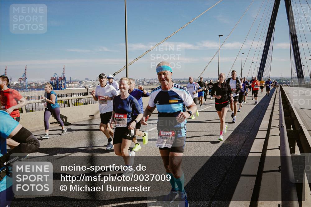 03.10.2025 - Köhlbrandbrückenlauf Michael Burmester http://msf.ph/oto/9037009 03.10.2025 12:29:42 Position 1 4267, 406, 0000 meine-sportfotos.de
