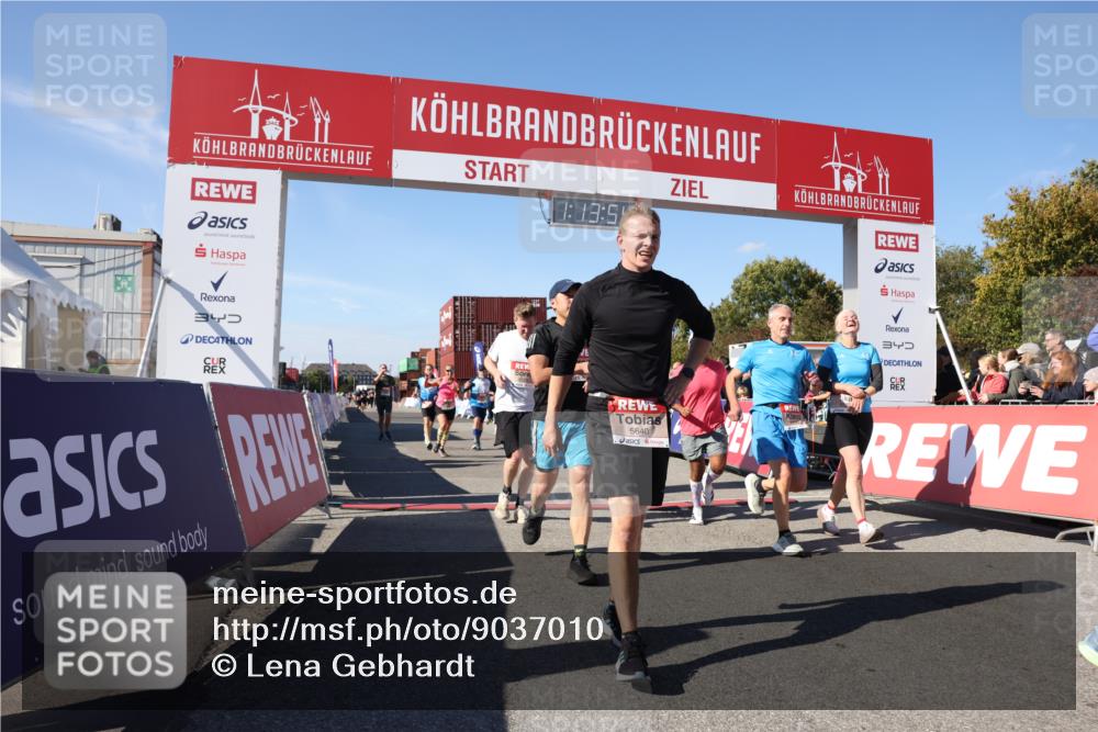 03.10.2025 - Köhlbrandbrückenlauf Lena Gebhardt http://msf.ph/oto/9037010 03.10.2025 13:13:54 Ziel 4188, 4306, 4348, 4522, 4612, 4642, 4868, 5078, 5640, 5700, 5802, 5884, 5886, 6125, 6227, 6228, 6366, 6487, 6488, 6604, 6766 meine-sportfotos.de