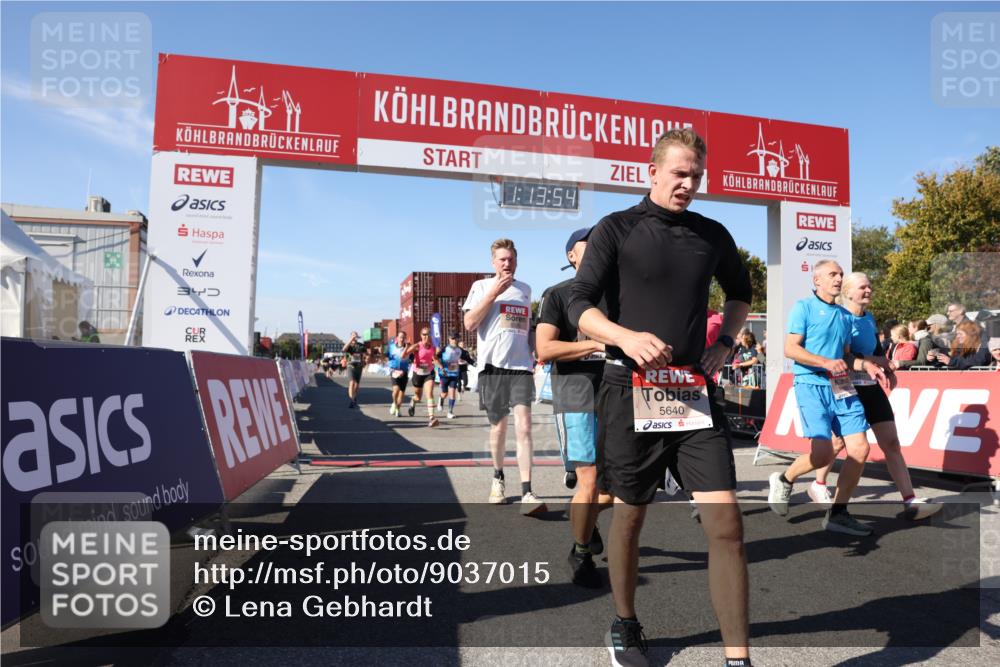 03.10.2025 - Köhlbrandbrückenlauf Lena Gebhardt http://msf.ph/oto/9037015 03.10.2025 13:13:55 Ziel 4188, 4306, 4348, 4522, 4612, 4642, 4868, 5078, 5640, 5700, 5802, 5884, 5886, 6125, 6227, 6228, 6366, 6487, 6488, 6604, 6766 meine-sportfotos.de