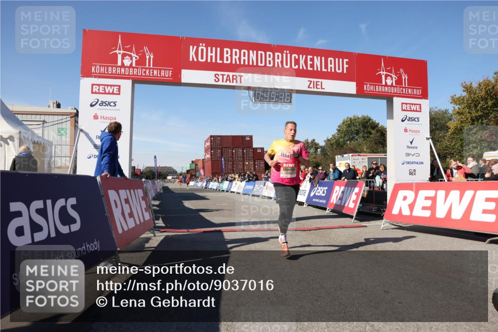 03.10.2025 - Köhlbrandbrückenlauf Lena Gebhardt http://msf.ph/oto/9037016 03.10.2025 12:49:36 Ziel 6482 meine-sportfotos.de