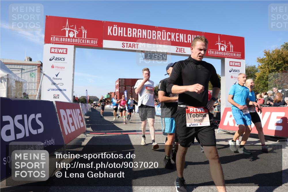 03.10.2025 - Köhlbrandbrückenlauf Lena Gebhardt http://msf.ph/oto/9037020 03.10.2025 13:13:55 Ziel 4188, 4306, 4348, 4522, 4612, 4642, 4868, 5078, 5640, 5700, 5802, 5884, 5886, 6125, 6227, 6228, 6366, 6487, 6488, 6604, 6766 meine-sportfotos.de