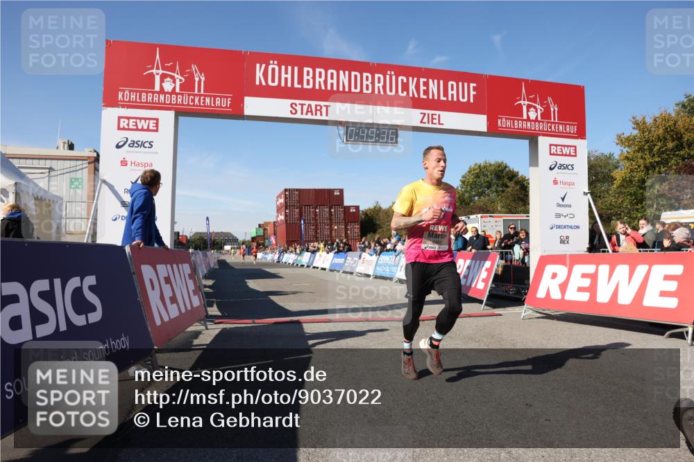 03.10.2025 - Köhlbrandbrückenlauf Lena Gebhardt http://msf.ph/oto/9037022 03.10.2025 12:49:37 Ziel 6482 meine-sportfotos.de