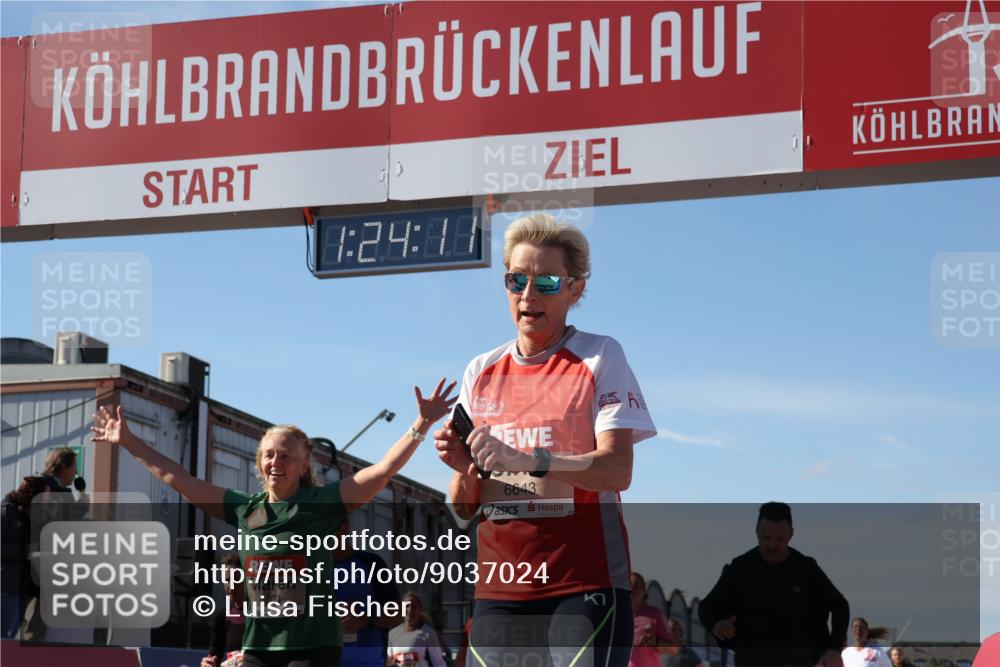 03.10.2025 - Köhlbrandbrückenlauf Luisa Fischer http://msf.ph/oto/9037024 03.10.2025 13:24:10 Ziel 4286, 4442, 4529, 4657, 4698, 4942, 4943, 5085, 5106, 5321, 5350, 5387, 5389, 5419, 5432, 5986, 6119, 6168, 6169, 6442, 6443, 6557, 6643, 6701 meine-sportfotos.de
