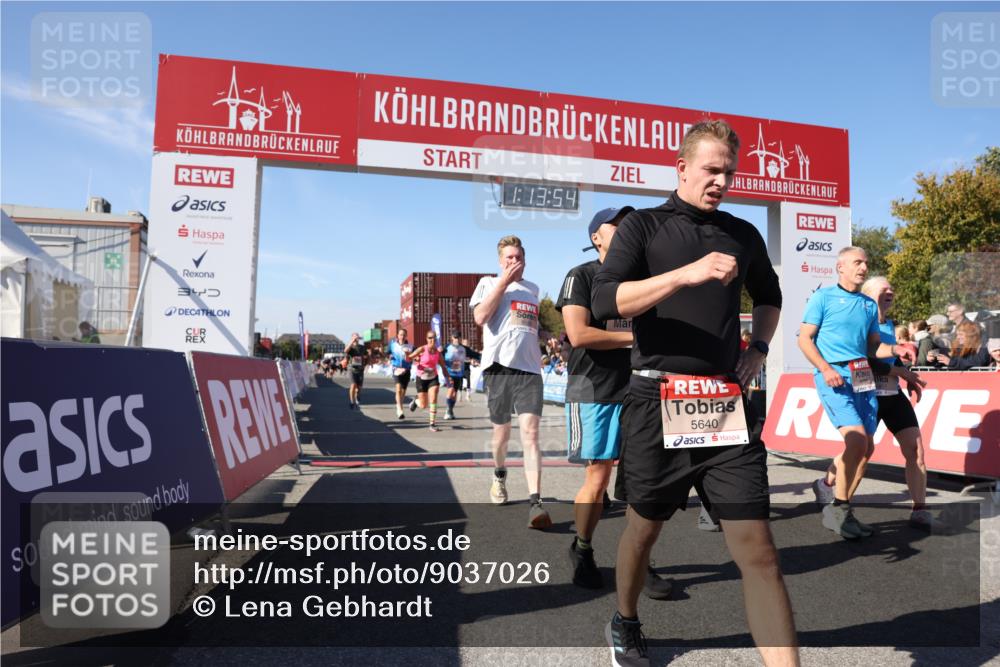 03.10.2025 - Köhlbrandbrückenlauf Lena Gebhardt http://msf.ph/oto/9037026 03.10.2025 13:13:55 Ziel 4188, 4306, 4348, 4522, 4612, 4642, 4868, 5078, 5640, 5700, 5802, 5884, 5886, 6125, 6227, 6228, 6366, 6487, 6488, 6604, 6766 meine-sportfotos.de