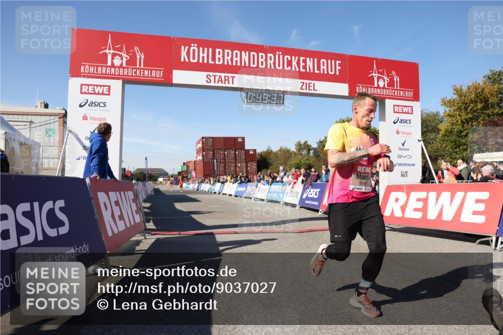 03.10.2025 - Köhlbrandbrückenlauf Lena Gebhardt http://msf.ph/oto/9037027 03.10.2025 12:49:37 Ziel 6482 meine-sportfotos.de