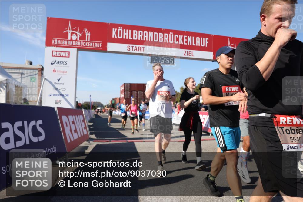 03.10.2025 - Köhlbrandbrückenlauf Lena Gebhardt http://msf.ph/oto/9037030 03.10.2025 13:13:55 Ziel 4188, 4306, 4348, 4522, 4612, 4642, 4868, 5078, 5640, 5700, 5802, 5884, 5886, 6125, 6227, 6228, 6366, 6487, 6488, 6604, 6766 meine-sportfotos.de