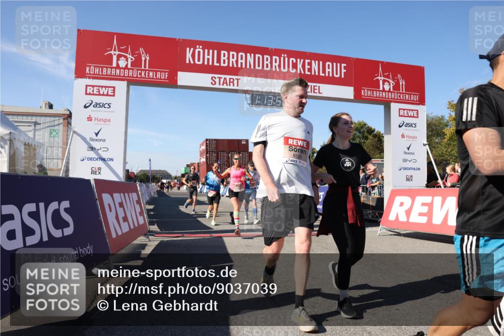 03.10.2025 - Köhlbrandbrückenlauf Lena Gebhardt http://msf.ph/oto/9037039 03.10.2025 13:13:56 Ziel 4188, 4306, 4348, 4522, 4612, 4642, 4868, 5078, 5640, 5700, 5802, 5884, 6125, 6227, 6228, 6366, 6487, 6488, 6604, 6766 meine-sportfotos.de
