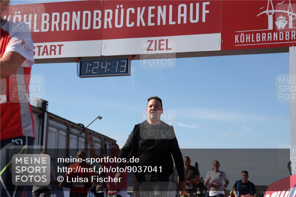 03.10.2025 - Köhlbrandbrückenlauf Luisa Fischer http://msf.ph/oto/9037041 03.10.2025 13:24:12 Ziel 4286, 4442, 4529, 4657, 4698, 4942, 4943, 5085, 5321, 5350, 5387, 5389, 5419, 5432, 5986, 6119, 6168, 6169, 6442, 6443, 6557, 6643, 6701 meine-sportfotos.de