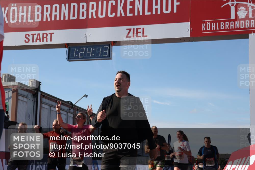 03.10.2025 - Köhlbrandbrückenlauf Luisa Fischer http://msf.ph/oto/9037045 03.10.2025 13:24:12 Ziel 4286, 4442, 4529, 4657, 4698, 4942, 4943, 5085, 5321, 5350, 5387, 5389, 5419, 5432, 5986, 6119, 6168, 6169, 6442, 6443, 6557, 6643, 6701 meine-sportfotos.de