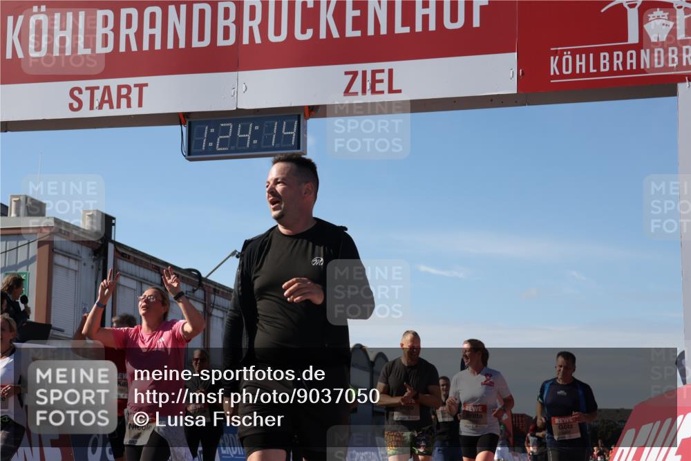 03.10.2025 - Köhlbrandbrückenlauf Luisa Fischer http://msf.ph/oto/9037050 03.10.2025 13:24:12 Ziel 4286, 4442, 4529, 4657, 4698, 4942, 4943, 5085, 5321, 5350, 5387, 5389, 5419, 5432, 5986, 6119, 6168, 6169, 6442, 6443, 6557, 6643, 6701 meine-sportfotos.de