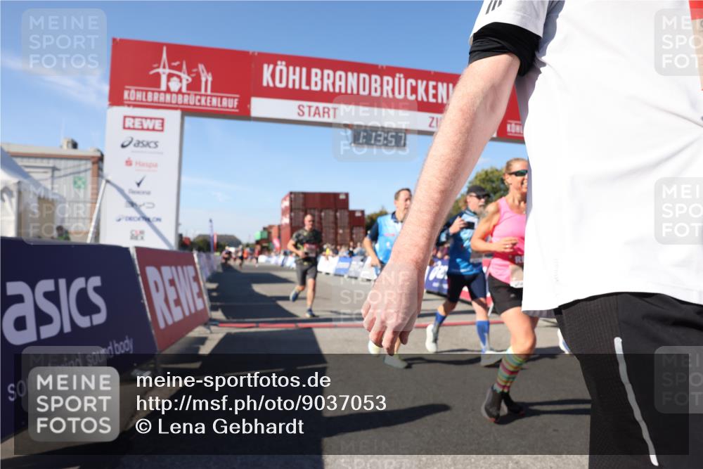 03.10.2025 - Köhlbrandbrückenlauf Lena Gebhardt http://msf.ph/oto/9037053 03.10.2025 13:13:57 Ziel 4188, 4306, 4348, 4522, 4612, 4642, 4868, 5078, 5640, 5700, 5727, 6125, 6227, 6228, 6366, 6487, 6488, 6604, 6766 meine-sportfotos.de