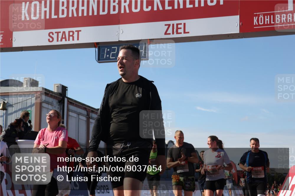 03.10.2025 - Köhlbrandbrückenlauf Luisa Fischer http://msf.ph/oto/9037054 03.10.2025 13:24:13 Ziel 4286, 4442, 4529, 4657, 4673, 4698, 4942, 4943, 5085, 5107, 5321, 5350, 5389, 5419, 5432, 5986, 6119, 6168, 6169, 6442, 6443, 6643, 6701 meine-sportfotos.de