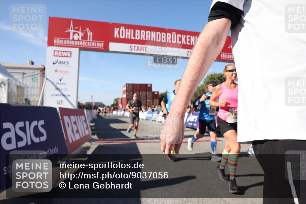 03.10.2025 - Köhlbrandbrückenlauf Lena Gebhardt http://msf.ph/oto/9037056 03.10.2025 13:13:57 Ziel 4188, 4306, 4348, 4522, 4612, 4642, 4868, 5078, 5640, 5700, 5727, 6125, 6227, 6228, 6366, 6487, 6488, 6604, 6766 meine-sportfotos.de