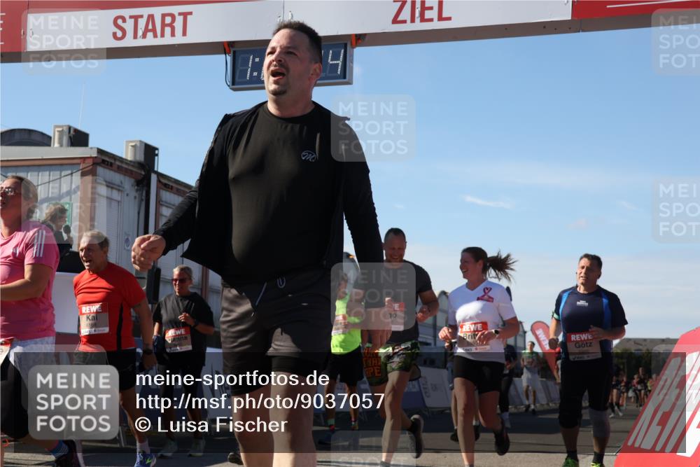 03.10.2025 - Köhlbrandbrückenlauf Luisa Fischer http://msf.ph/oto/9037057 03.10.2025 13:24:13 Ziel 4286, 4442, 4529, 4657, 4673, 4698, 4942, 4943, 5085, 5107, 5321, 5350, 5389, 5419, 5432, 5986, 6119, 6168, 6169, 6442, 6443, 6643, 6701 meine-sportfotos.de