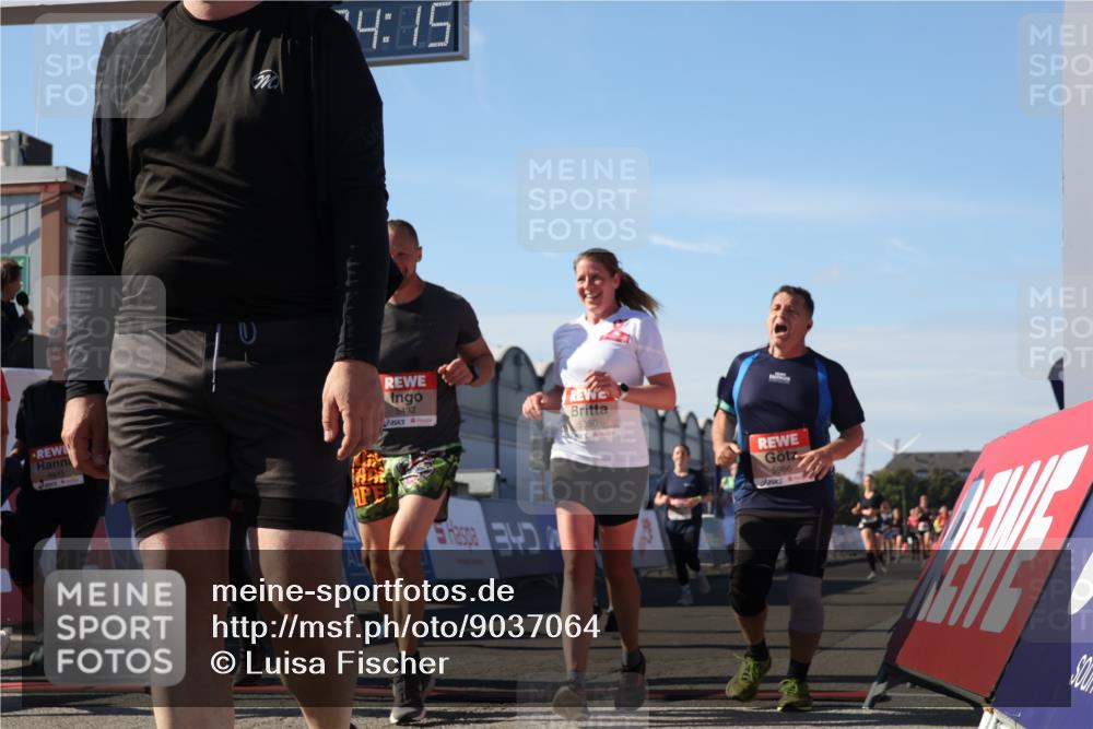 03.10.2025 - Köhlbrandbrückenlauf Luisa Fischer http://msf.ph/oto/9037064 03.10.2025 13:24:14 Ziel 4286, 4442, 4529, 4657, 4673, 4698, 4942, 4943, 5085, 5107, 5321, 5350, 5389, 5432, 5986, 6119, 6168, 6169, 6643, 6701 meine-sportfotos.de