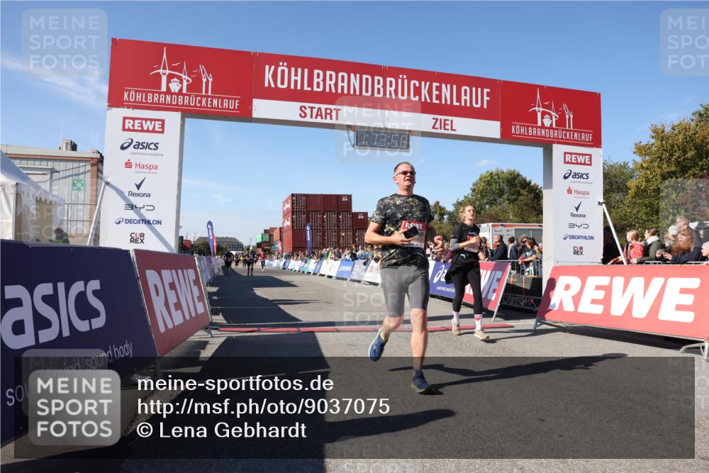 03.10.2025 - Köhlbrandbrückenlauf Lena Gebhardt http://msf.ph/oto/9037075 03.10.2025 13:13:59 Ziel 4188, 4306, 4522, 4612, 4642, 4868, 5078, 5640, 5700, 5727, 6125, 6227, 6228, 6318, 6487, 6488, 6604, 6766 meine-sportfotos.de