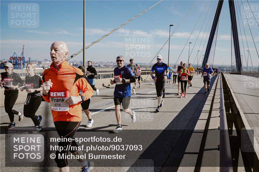 03.10.2025 - Köhlbrandbrückenlauf Michael Burmester http://msf.ph/oto/9037093 03.10.2025 12:29:47 Position 1 4796, 4571 meine-sportfotos.de