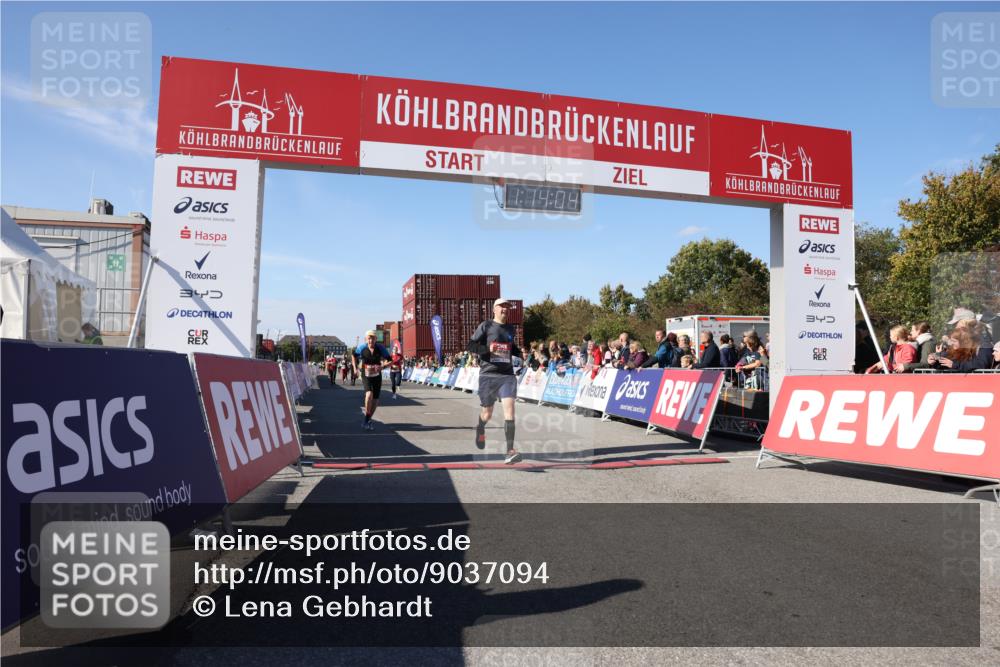 03.10.2025 - Köhlbrandbrückenlauf Lena Gebhardt http://msf.ph/oto/9037094 03.10.2025 13:14:04 Ziel 4188, 4306, 4313, 4612, 4785, 4868, 5700, 5727, 6318, 6766 meine-sportfotos.de