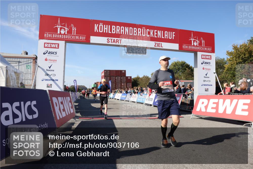 03.10.2025 - Köhlbrandbrückenlauf Lena Gebhardt http://msf.ph/oto/9037106 03.10.2025 13:14:05 Ziel 4188, 4306, 4313, 4612, 4785, 4868, 5700, 5727, 6318, 6766 meine-sportfotos.de