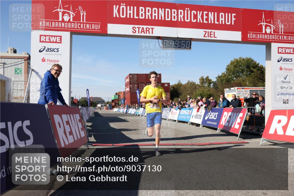 03.10.2025 - Köhlbrandbrückenlauf Lena Gebhardt http://msf.ph/oto/9037130 03.10.2025 12:49:51 Ziel 5687, 5688, 6253 meine-sportfotos.de