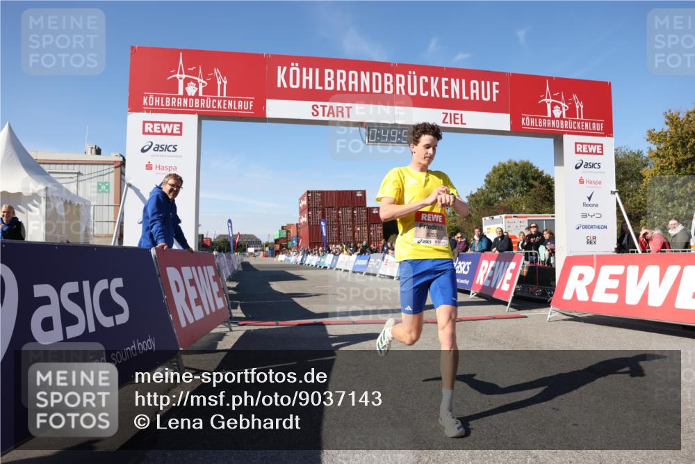 03.10.2025 - Köhlbrandbrückenlauf Lena Gebhardt http://msf.ph/oto/9037143 03.10.2025 12:49:51 Ziel 5687, 5688, 6253 meine-sportfotos.de