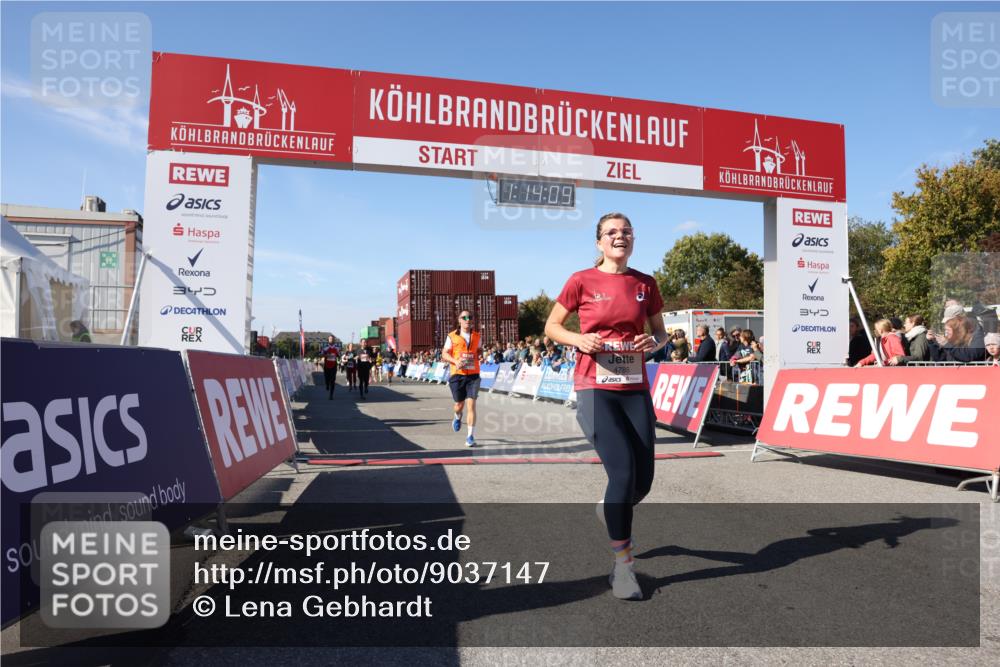 03.10.2025 - Köhlbrandbrückenlauf Lena Gebhardt http://msf.ph/oto/9037147 03.10.2025 13:14:09 Ziel 4313, 4641, 4728, 4785, 4809, 5727, 6318, 6735 meine-sportfotos.de