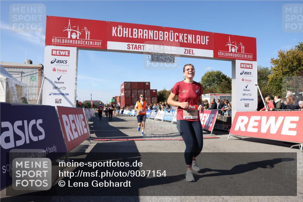 03.10.2025 - Köhlbrandbrückenlauf Lena Gebhardt http://msf.ph/oto/9037154 03.10.2025 13:14:09 Ziel 4313, 4641, 4728, 4785, 4809, 5727, 6318, 6735 meine-sportfotos.de