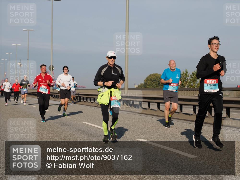 03.10.2025 - Köhlbrandbrückenlauf Fabian Wolf http://msf.ph/oto/9037162 03.10.2025 09:51:46 Position 3 3434, 3250, 3411 meine-sportfotos.de