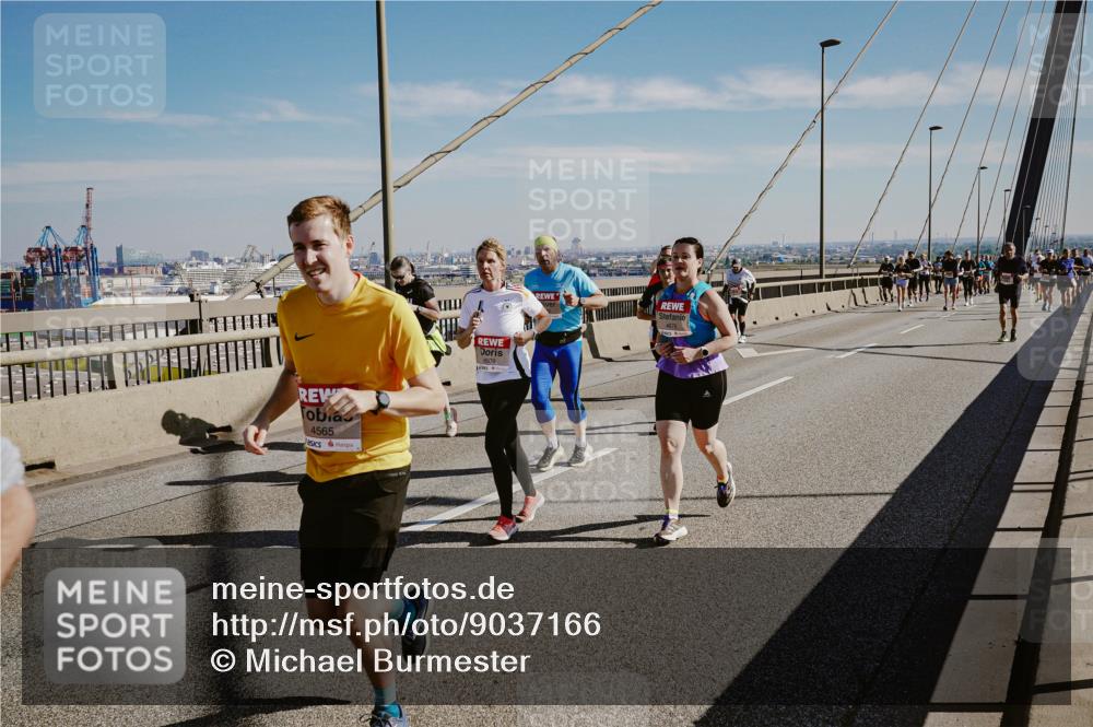 03.10.2025 - Köhlbrandbrückenlauf Michael Burmester http://msf.ph/oto/9037166 03.10.2025 12:29:51 Position 1 4565, 6509 meine-sportfotos.de