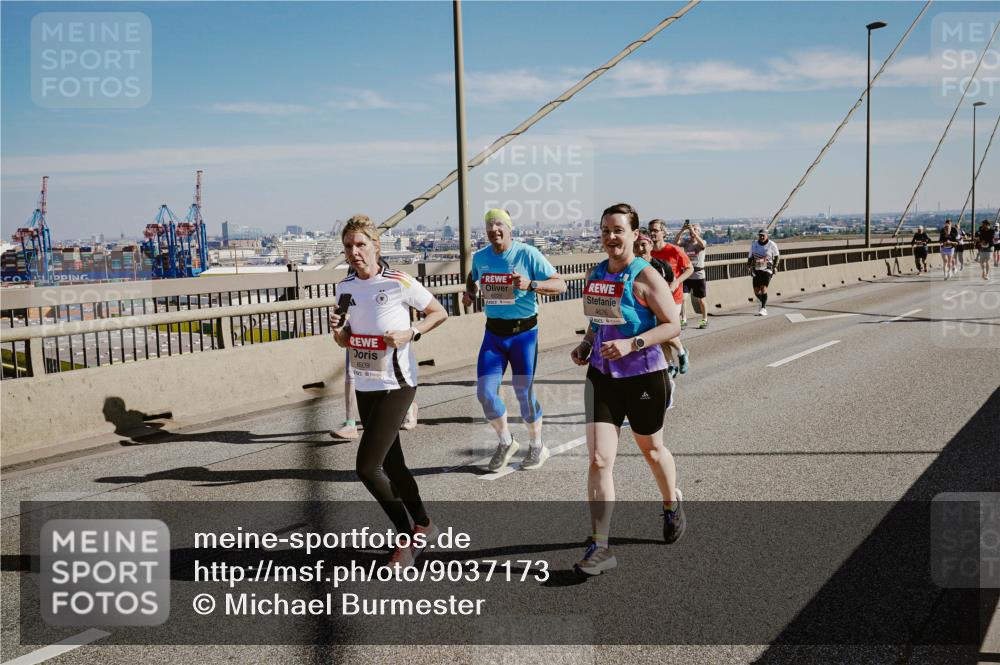 03.10.2025 - Köhlbrandbrückenlauf Michael Burmester http://msf.ph/oto/9037173 03.10.2025 12:29:52 Position 1 6509, 4676 meine-sportfotos.de