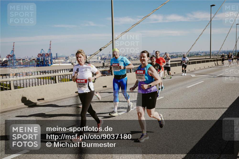 03.10.2025 - Köhlbrandbrückenlauf Michael Burmester http://msf.ph/oto/9037180 03.10.2025 12:29:52 Position 1 6509, 4676 meine-sportfotos.de
