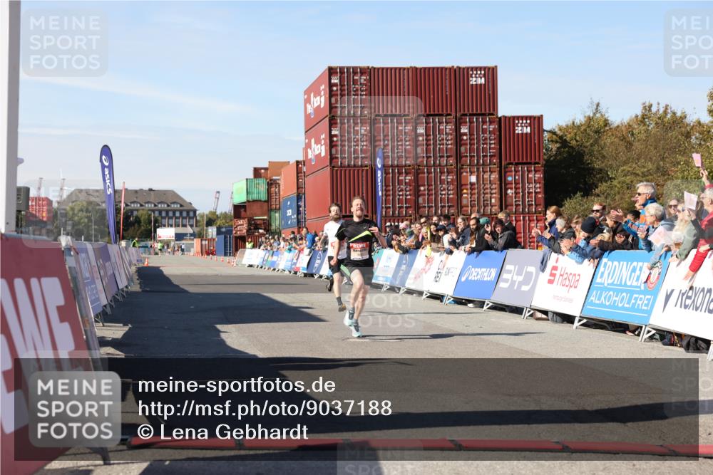03.10.2025 - Köhlbrandbrückenlauf Lena Gebhardt http://msf.ph/oto/9037188 03.10.2025 12:50:05 Ziel 4035, 6086 meine-sportfotos.de