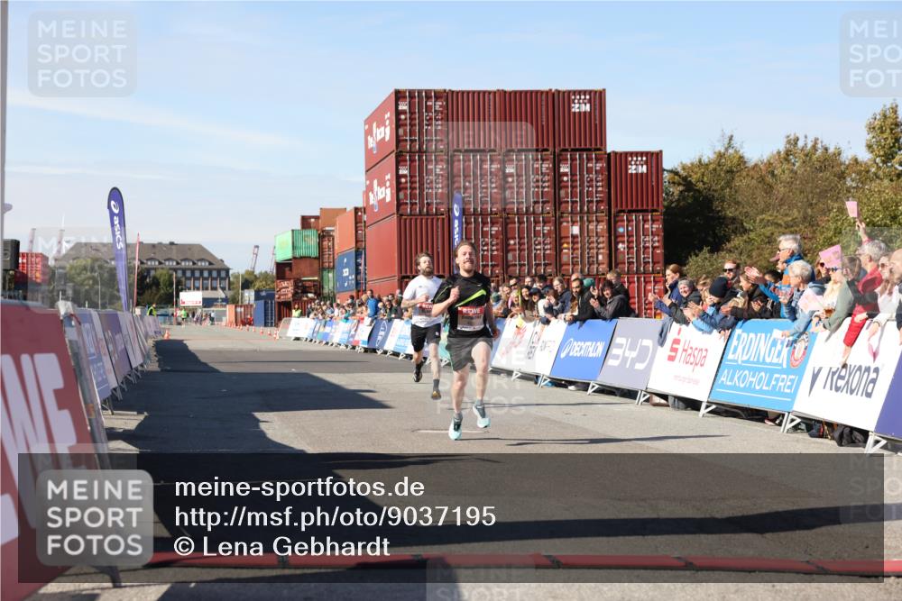 03.10.2025 - Köhlbrandbrückenlauf Lena Gebhardt http://msf.ph/oto/9037195 03.10.2025 12:50:06 Ziel 4035, 6086 meine-sportfotos.de