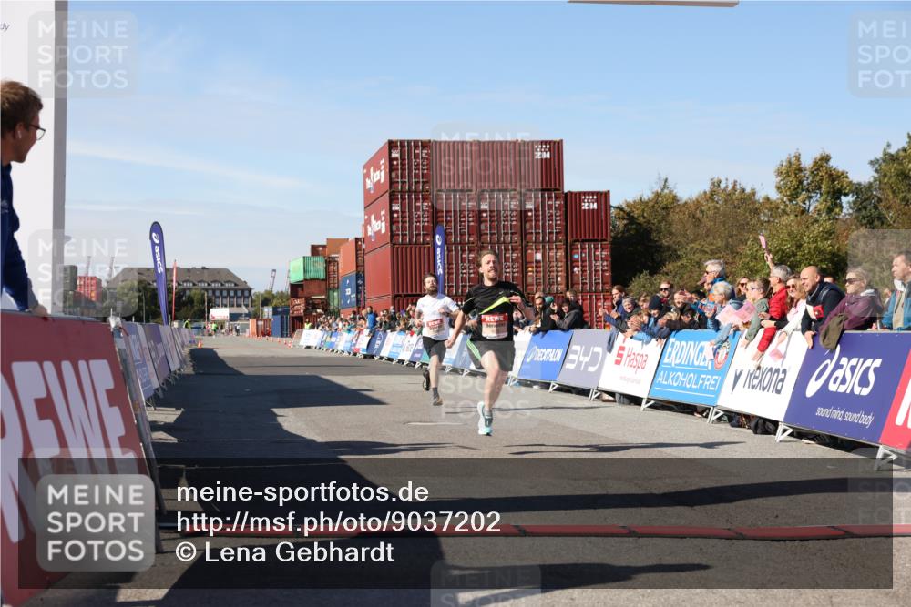 03.10.2025 - Köhlbrandbrückenlauf Lena Gebhardt http://msf.ph/oto/9037202 03.10.2025 12:50:06 Ziel 4035, 6086 meine-sportfotos.de