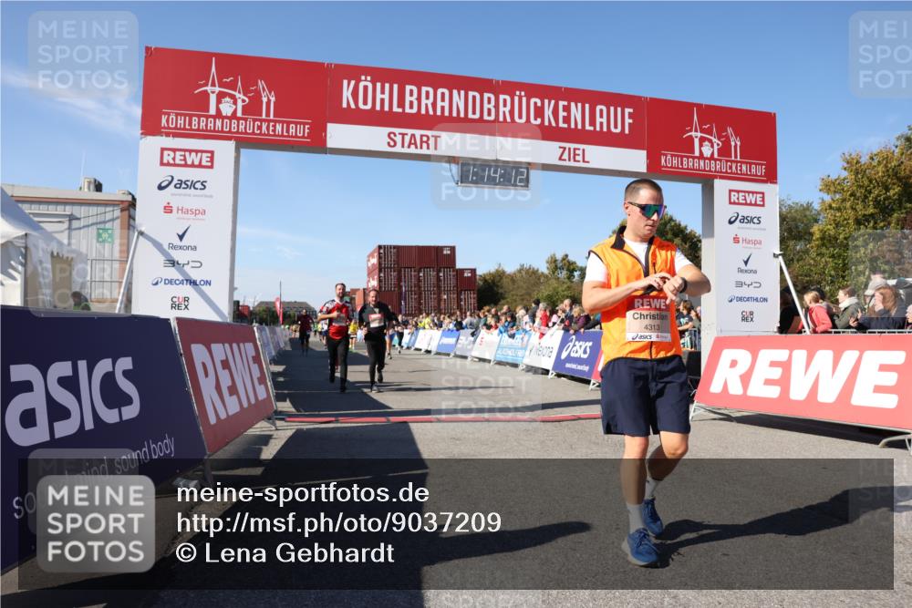 03.10.2025 - Köhlbrandbrückenlauf Lena Gebhardt http://msf.ph/oto/9037209 03.10.2025 13:14:12 Ziel 4313, 4437, 4569, 4641, 4728, 4776, 4785, 4809, 4888, 5727, 6318, 6327, 6418, 6735 meine-sportfotos.de
