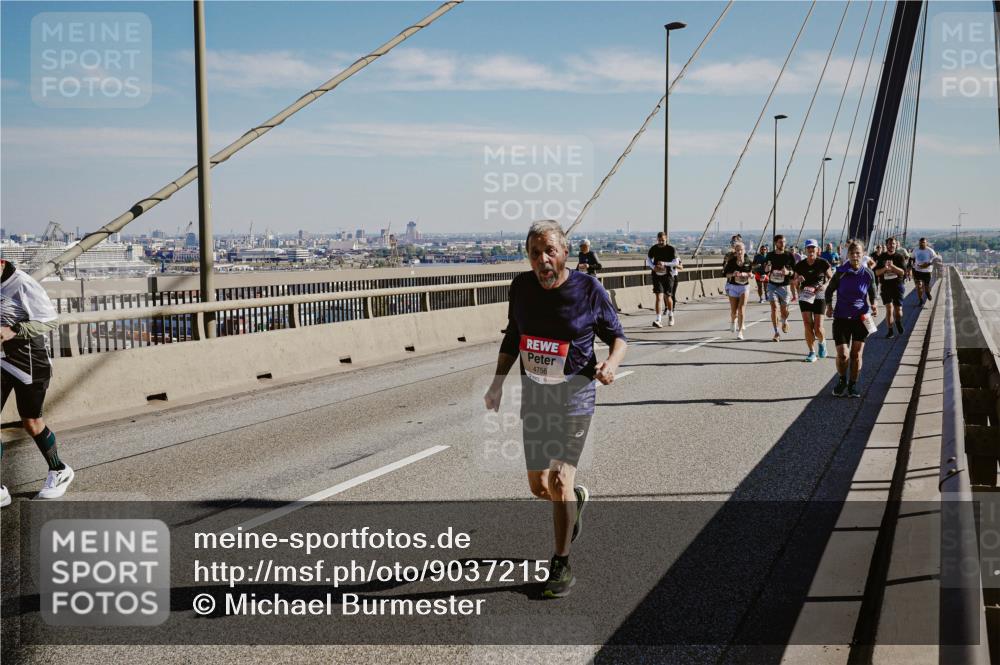 03.10.2025 - Köhlbrandbrückenlauf Michael Burmester http://msf.ph/oto/9037215 03.10.2025 12:29:57 Position 1 4756 meine-sportfotos.de