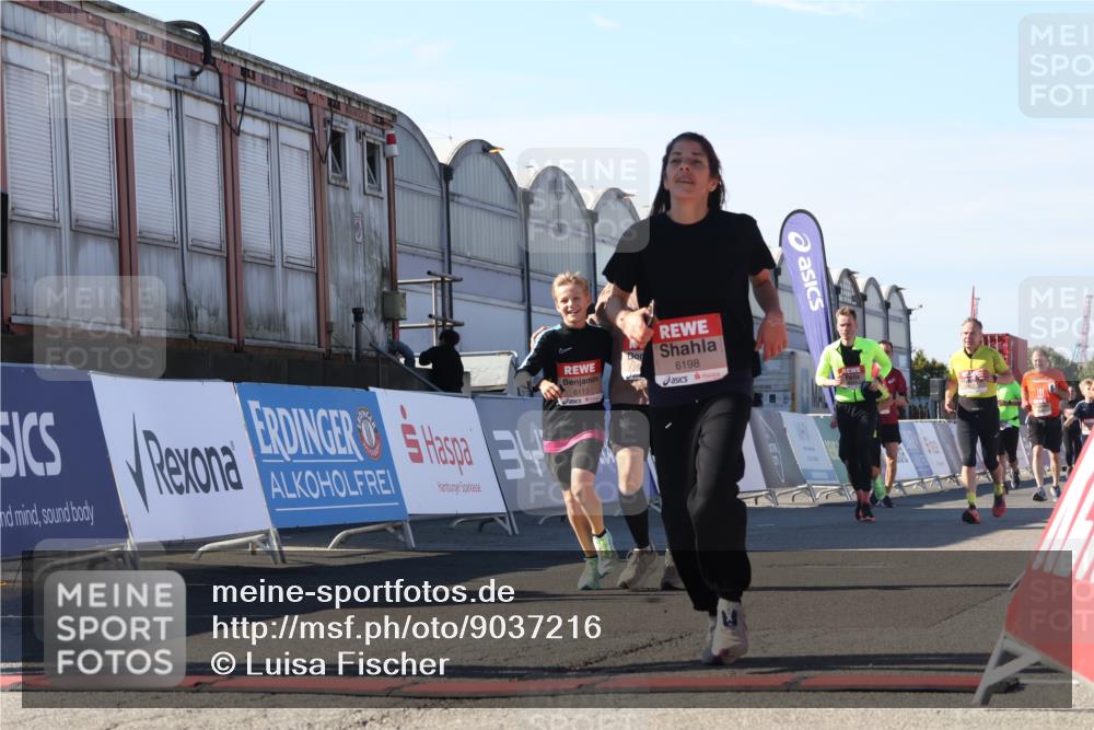 03.10.2025 - Köhlbrandbrückenlauf Luisa Fischer http://msf.ph/oto/9037216 03.10.2025 13:24:38 Ziel 4535, 4786, 5394, 6039, 6113, 6114, 6149, 6150, 6198, 6551 meine-sportfotos.de