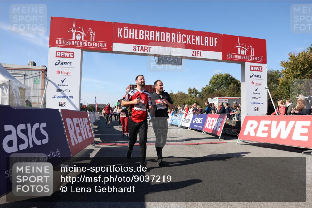 03.10.2025 - Köhlbrandbrückenlauf Lena Gebhardt http://msf.ph/oto/9037219 03.10.2025 13:14:14 Ziel 4313, 4437, 4569, 4641, 4728, 4776, 4785, 4809, 4888, 5282, 6318, 6327, 6418, 6735 meine-sportfotos.de