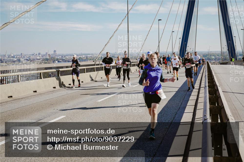 03.10.2025 - Köhlbrandbrückenlauf Michael Burmester http://msf.ph/oto/9037229 03.10.2025 12:29:59 Position 1  meine-sportfotos.de