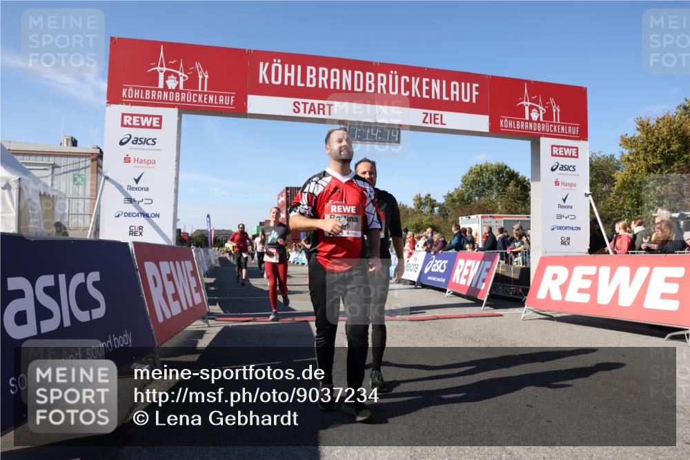 03.10.2025 - Köhlbrandbrückenlauf Lena Gebhardt http://msf.ph/oto/9037234 03.10.2025 13:14:15 Ziel 4313, 4437, 4569, 4641, 4728, 4776, 4785, 4809, 4888, 5282, 6327, 6418, 6735 meine-sportfotos.de