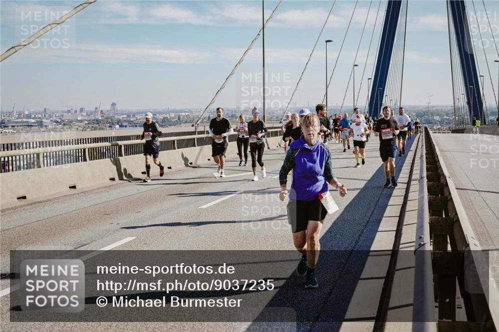 03.10.2025 - Köhlbrandbrückenlauf Michael Burmester http://msf.ph/oto/9037235 03.10.2025 12:30:00 Position 1  meine-sportfotos.de