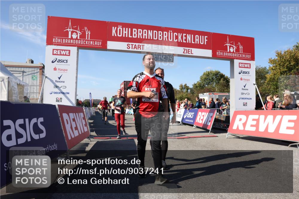 03.10.2025 - Köhlbrandbrückenlauf Lena Gebhardt http://msf.ph/oto/9037241 03.10.2025 13:14:15 Ziel 4313, 4437, 4569, 4641, 4728, 4776, 4785, 4809, 4888, 5282, 6327, 6418, 6735 meine-sportfotos.de