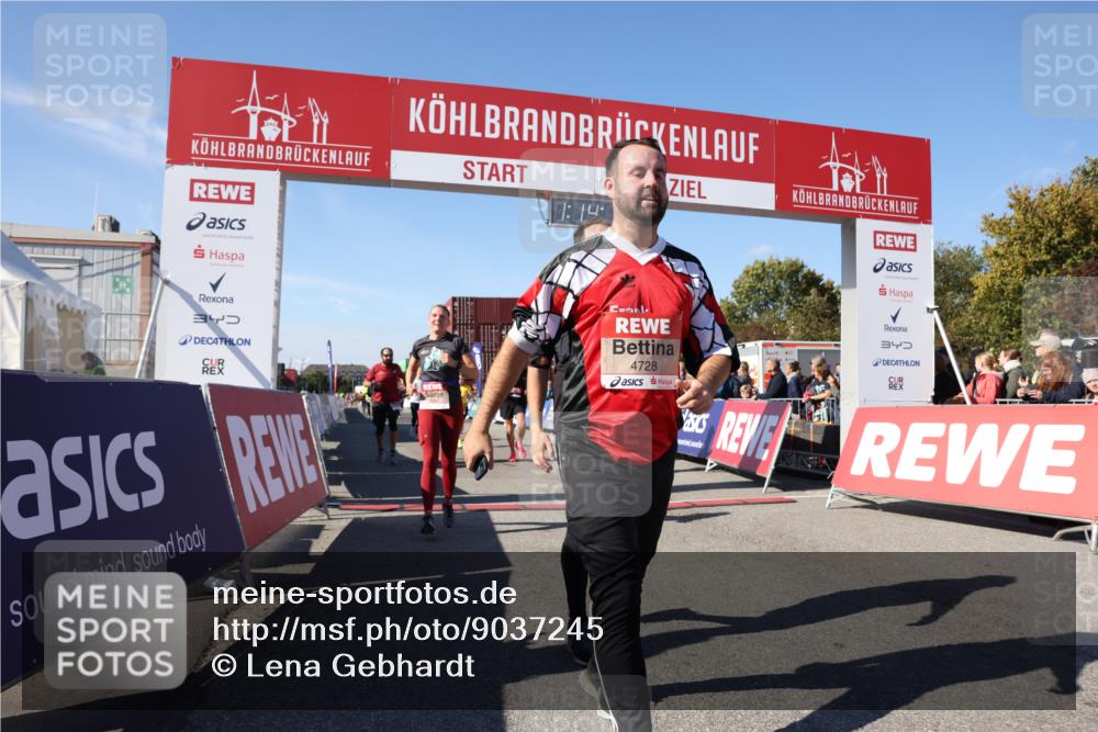 03.10.2025 - Köhlbrandbrückenlauf Lena Gebhardt http://msf.ph/oto/9037245 03.10.2025 13:14:15 Ziel 4313, 4437, 4569, 4641, 4728, 4776, 4785, 4809, 4888, 5282, 6327, 6418, 6735 meine-sportfotos.de