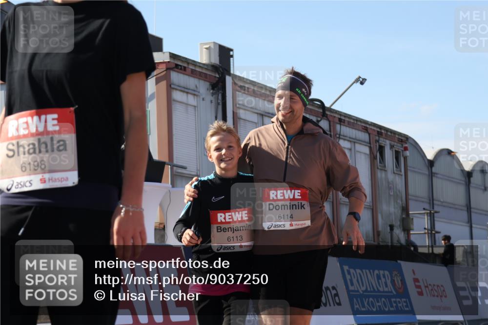 03.10.2025 - Köhlbrandbrückenlauf Luisa Fischer http://msf.ph/oto/9037250 03.10.2025 13:24:41 Ziel 4535, 4786, 4810, 5150, 5394, 6039, 6113, 6114, 6149, 6150, 6198, 6210, 6211, 6473, 6551, 6598, 6599 meine-sportfotos.de